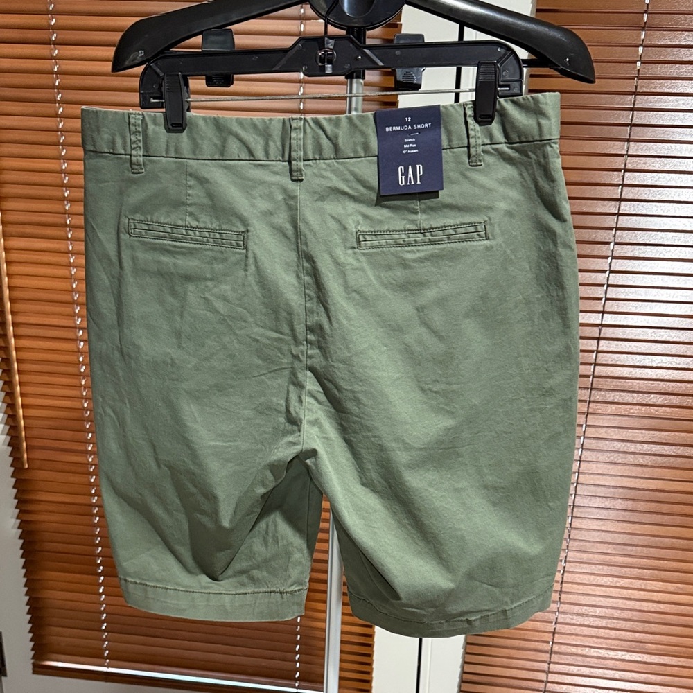 Women's Gap Green Shorts - Picture 3 of 7